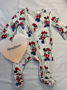 Disney - Minnie Mouse - long sleeve convertible footed newborn sleeper/romper.